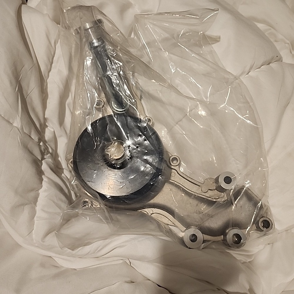 REPD313515 Replacement Water Pump (With Gasket)